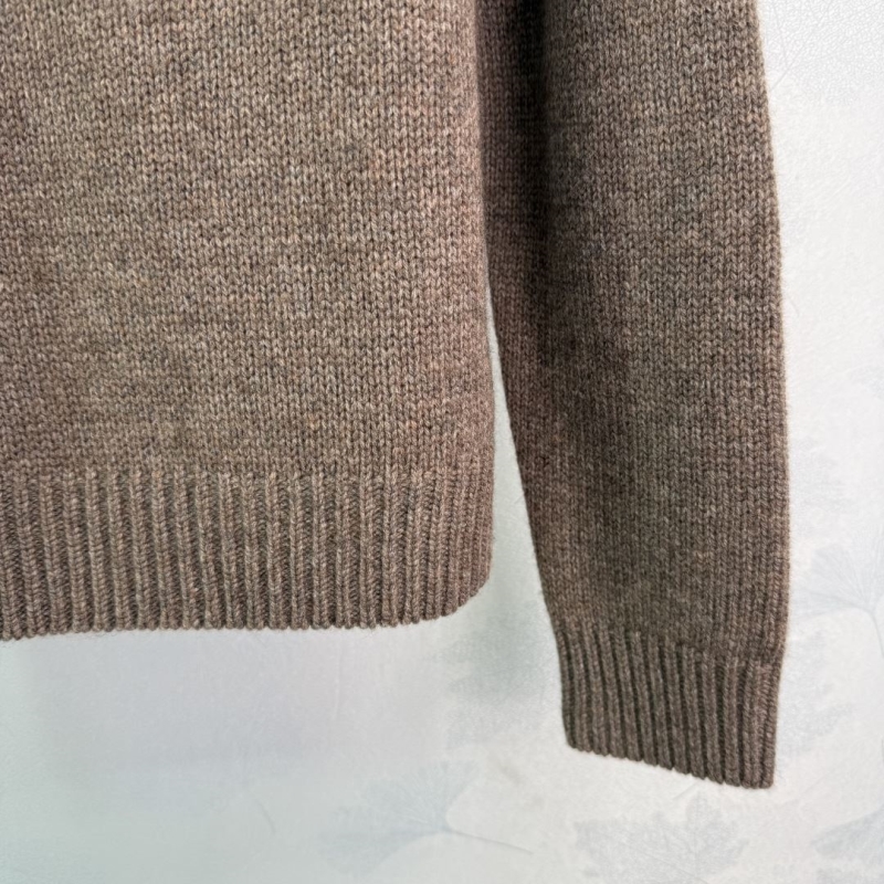 l0vis Vvtt0n sweaters